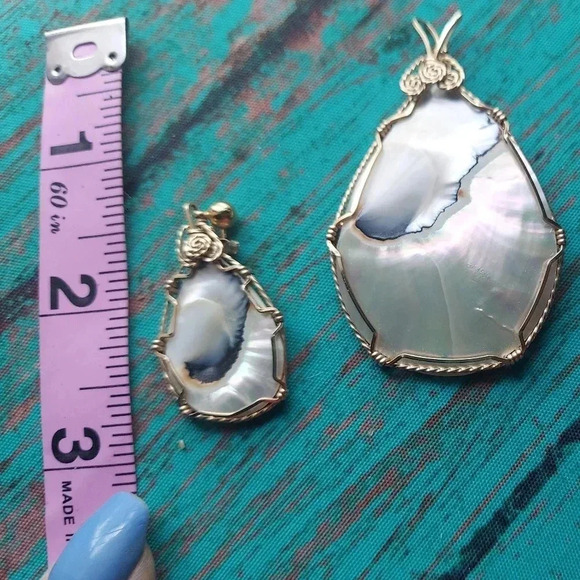 Vintage Shell Wire Wrap Pendant & Earrings Set - Picture 7 of 11